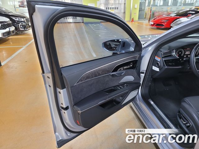 Audi A8 (D5) 55 TFSI Quattro LWB 2023 — фото 9