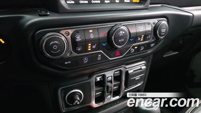 Jeep Wrangler (JL) 2.0 Overland 4Door 2019 — фото 17