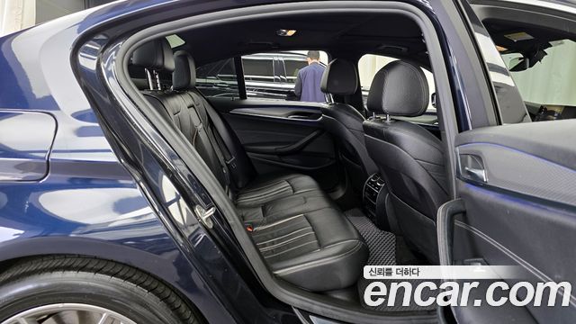 BMW 5 Series (G30) 530i xDrive M Sport Package 2018 — фото 11