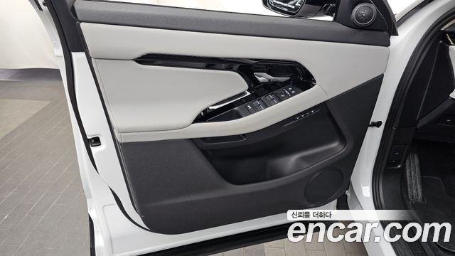 Land Rover Range Rover Evoque (II) P250 S 2024 — фото 24