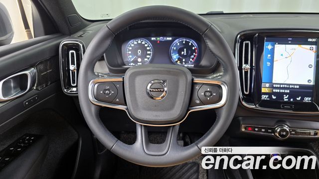 Volvo XC40 B4 Inscription 2021 — фото 13