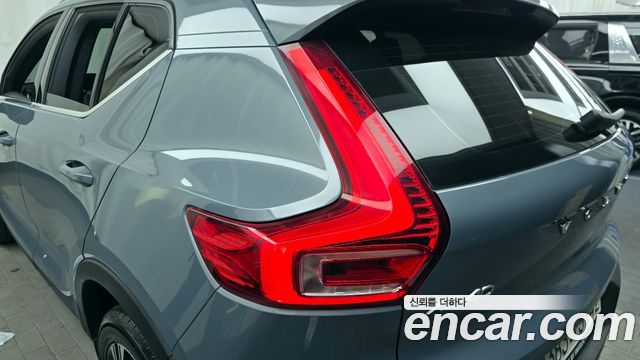 Volvo XC40 B4 Inscription 2021 — фото 23