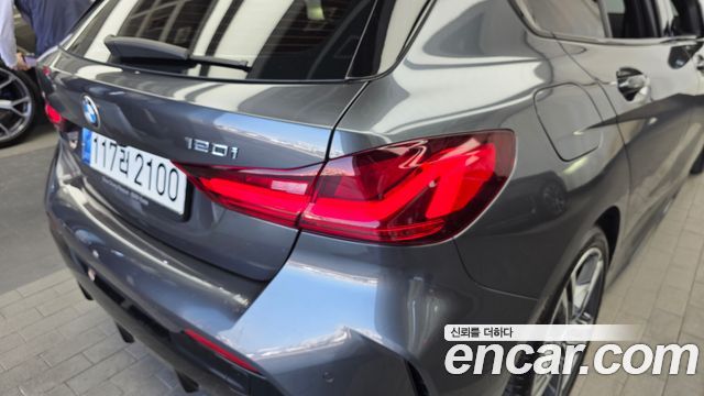 BMW 1 Series (F40) 120i M Sports 2021 — фото 23