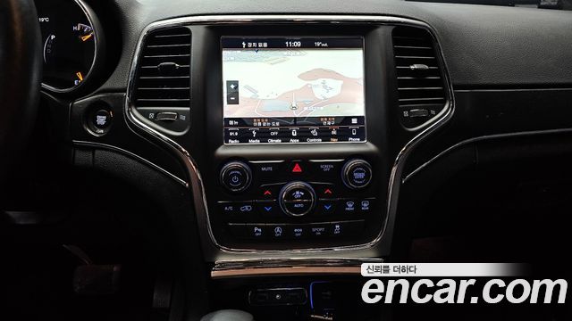 Jeep Grand Cherokee 3.6 Limited WK2 2018 — фото 14