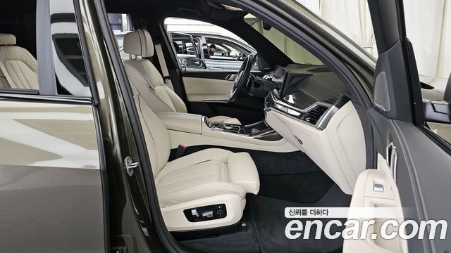 BMW X7 (G07) xDrive 40i M Sport 7STR 2025 — фото 11