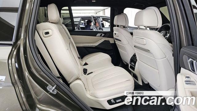 BMW X7 (G07) xDrive 40i M Sport 7STR 2025 — фото 12