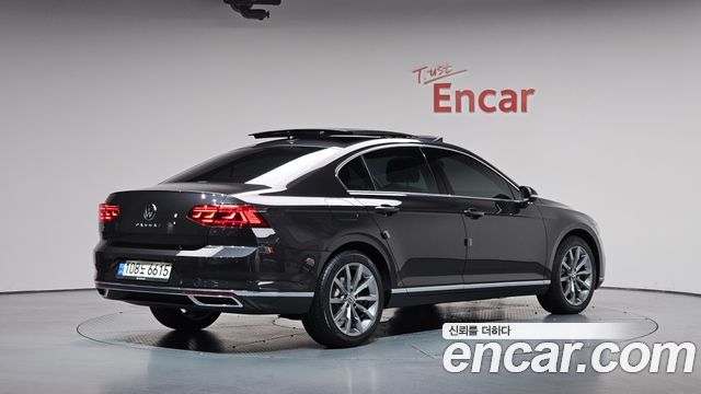 Volkswagen Passat GT (B8) 2.0 TDI Prestige 2022 — фото 2