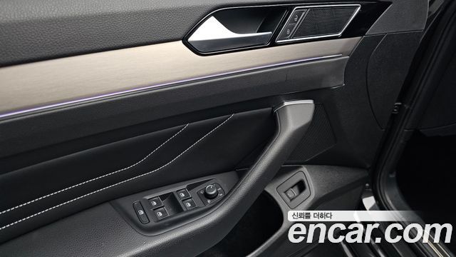Volkswagen Passat GT (B8) 2.0 TDI Prestige 2022 — фото 18