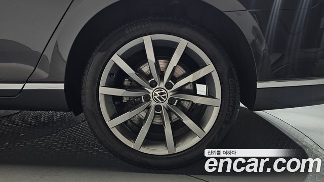 Volkswagen Passat GT (B8) 2.0 TDI Prestige 2022 — фото 21