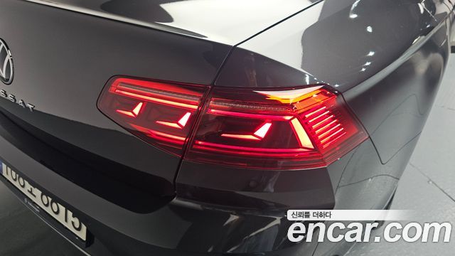 Volkswagen Passat GT (B8) 2.0 TDI Prestige 2022 — фото 23