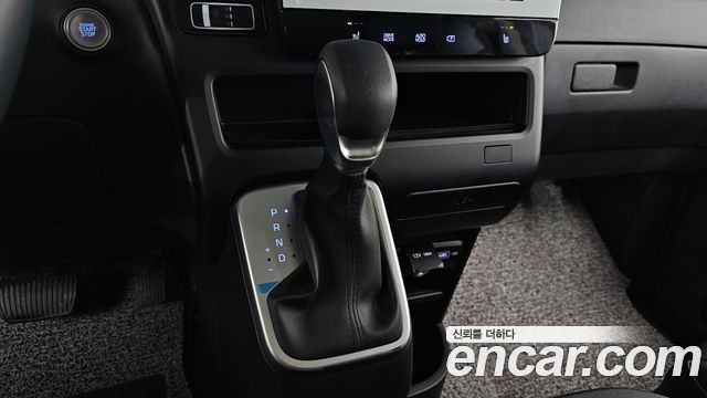 Hyundai Staria Cargo 5-Seater Modern 2024 — фото 9