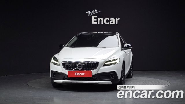 Volvo V40 Cross Country D3 2019 — фото 3
