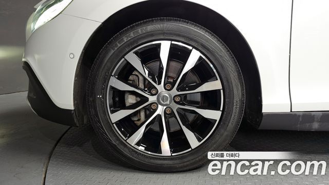 Volvo V40 Cross Country D3 2019 — фото 5