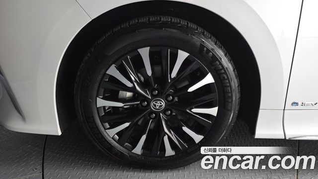 Toyota Alphard (IV) 2.5 HEV Executive AWD 2025 — фото 5