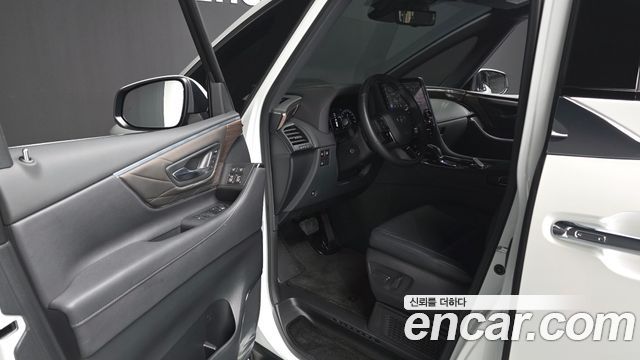 Toyota Alphard (IV) 2.5 HEV Executive AWD 2025 — фото 10
