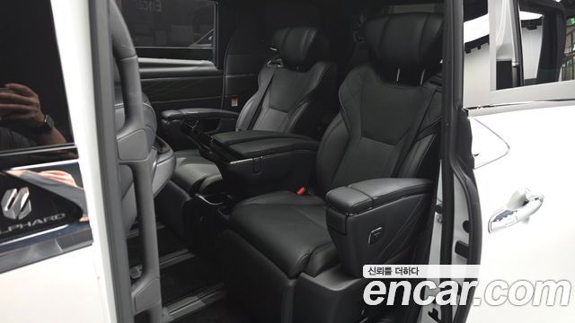 Toyota Alphard (IV) 2.5 HEV Executive AWD 2025 — фото 11