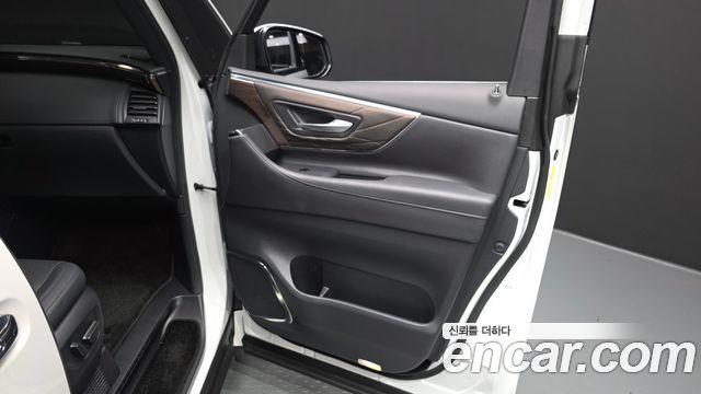 Toyota Alphard (IV) 2.5 HEV Executive AWD 2025 — фото 25
