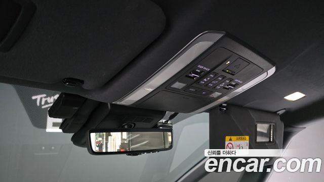 Toyota Alphard (IV) 2.5 HEV Executive AWD 2025 — фото 28