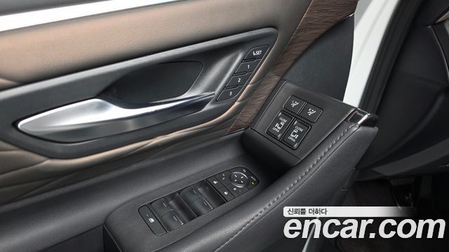 Toyota Alphard (IV) 2.5 HEV Executive AWD 2025 — фото 37