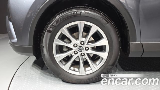 Toyota RAV4 2.5 2WD 4th 2018 — фото 5