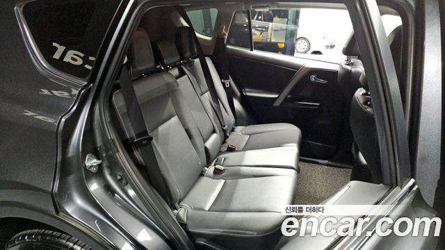 Toyota RAV4 2.5 2WD 4th 2018 — фото 11
