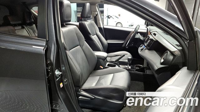 Toyota RAV4 2.5 2WD 4th 2018 — фото 12