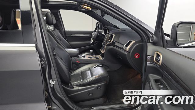Jeep Grand Cherokee 3.0 Diesel Overland WK2 2014 — фото 12