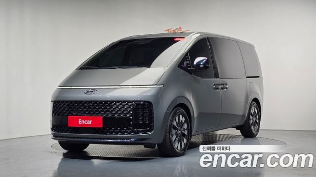 Hyundai Staria L3.5 Lounge 9-Seater Inspiration 2023 — фото 1