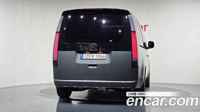 Hyundai Staria L3.5 Lounge 9-Seater Inspiration 2023 — фото 4