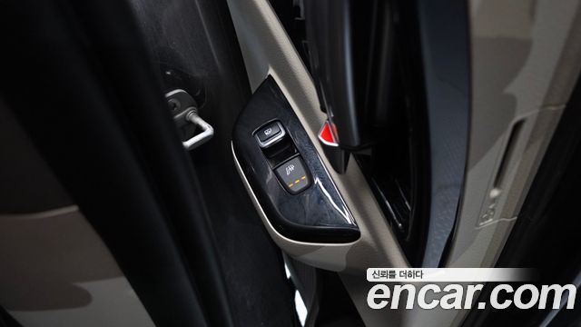 Kia Carnival (IV) Gasoline 9-Seater Signature 2023 — фото 19