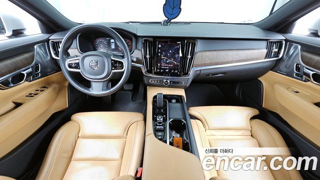 Volvo V90 Cross Country B5 Pro AWD 2021 — фото 7