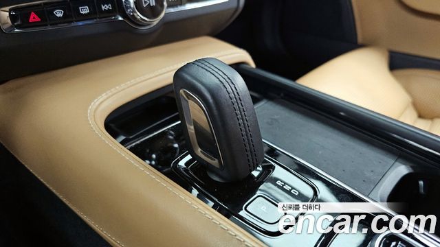 Volvo V90 Cross Country B5 Pro AWD 2021 — фото 9