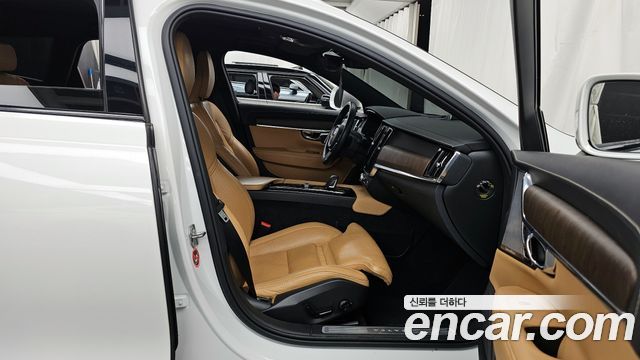 Volvo V90 Cross Country B5 Pro AWD 2021 — фото 11