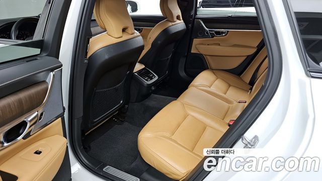 Volvo V90 Cross Country B5 Pro AWD 2021 — фото 26