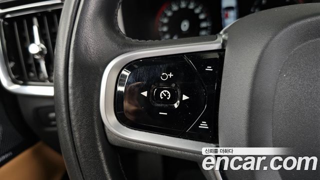 Volvo V90 Cross Country B5 Pro AWD 2021 — фото 27