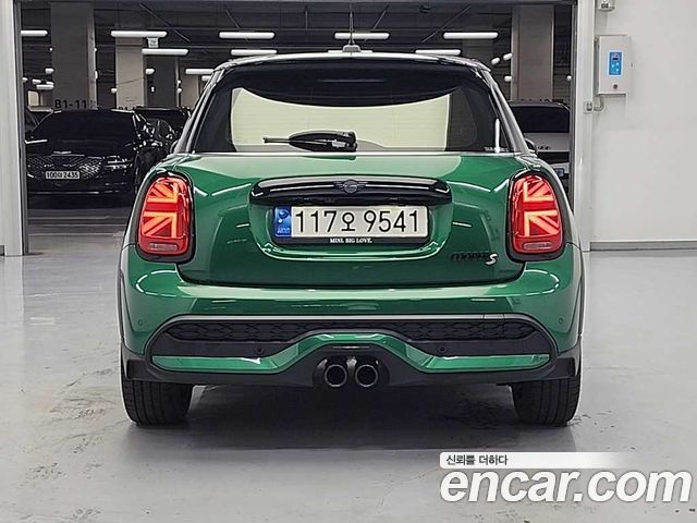 MINI Cooper S 5Door Classic Third Generation 2022 — фото 4