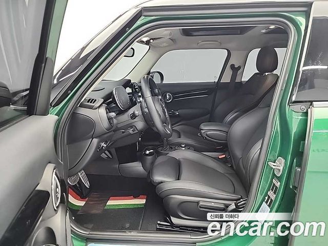 MINI Cooper S 5Door Classic Third Generation 2022 — фото 15