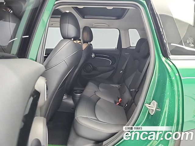 MINI Cooper S 5Door Classic Third Generation 2022 — фото 16