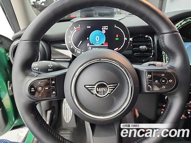 MINI Cooper S 5Door Classic Third Generation 2022 — фото 24