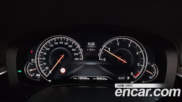 BMW 5 Series (G30) 520d xDrive Luxury Plus 2018 — фото 8