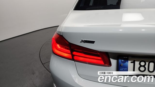 BMW 5 Series (G30) 520d xDrive Luxury Plus 2018 — фото 23