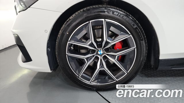 BMW 5 Series (G60) 520i Special Edition 2024 — фото 5