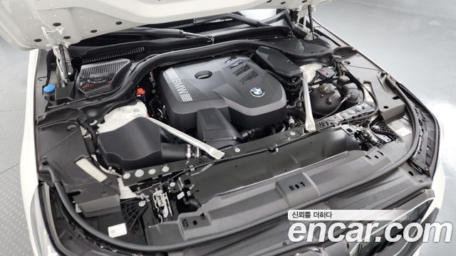 BMW 5 Series (G60) 520i Special Edition 2024 — фото 6