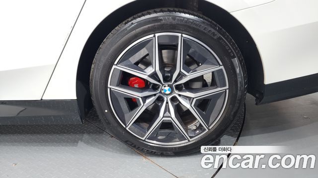 BMW 5 Series (G60) 520i Special Edition 2024 — фото 21