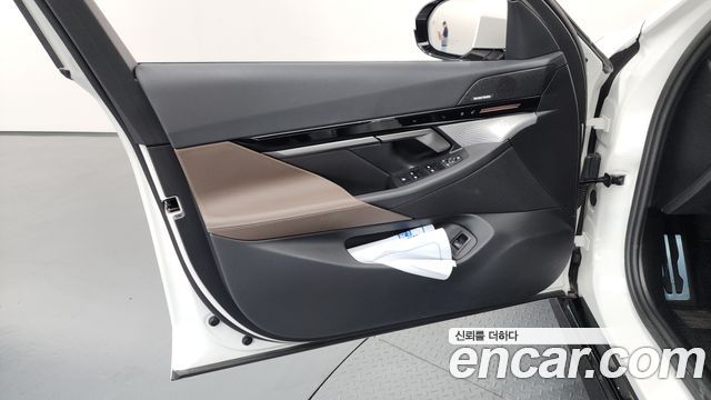 BMW 5 Series (G60) 520i Special Edition 2024 — фото 24
