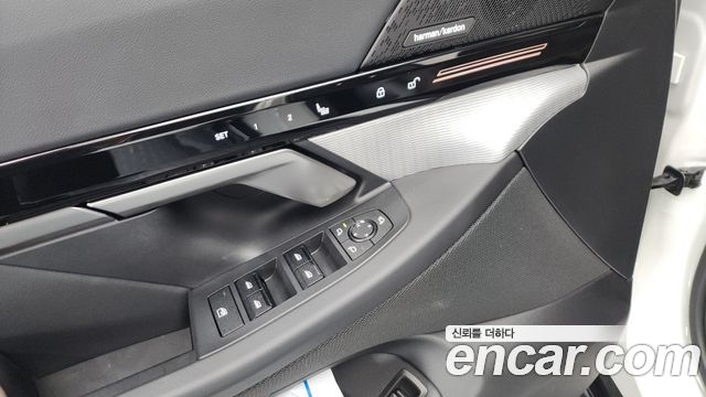 BMW 5 Series (G60) 520i Special Edition 2024 — фото 39