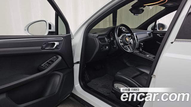 Porsche Macan 2.0 95B 2018 — фото 10