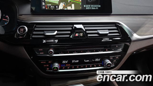 BMW 5 Series (G30) 530i xDrive Luxury Plus 2018 — фото 17