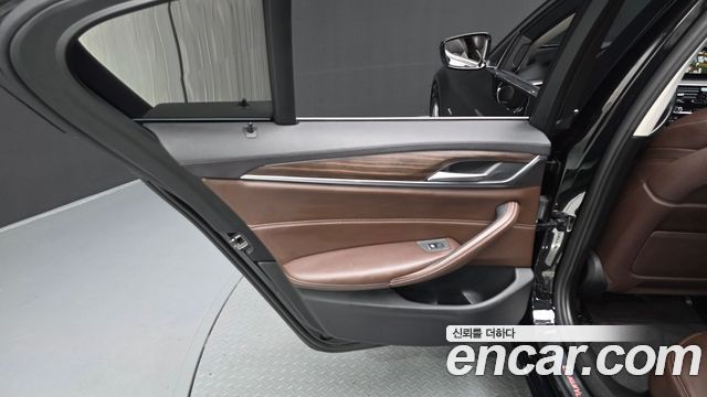 BMW 5 Series (G30) 530i xDrive Luxury Plus 2018 — фото 25
