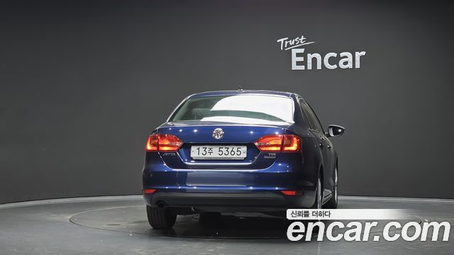 Volkswagen Jetta 1.6 TDI Blue Motion 6th 2014 — фото 4